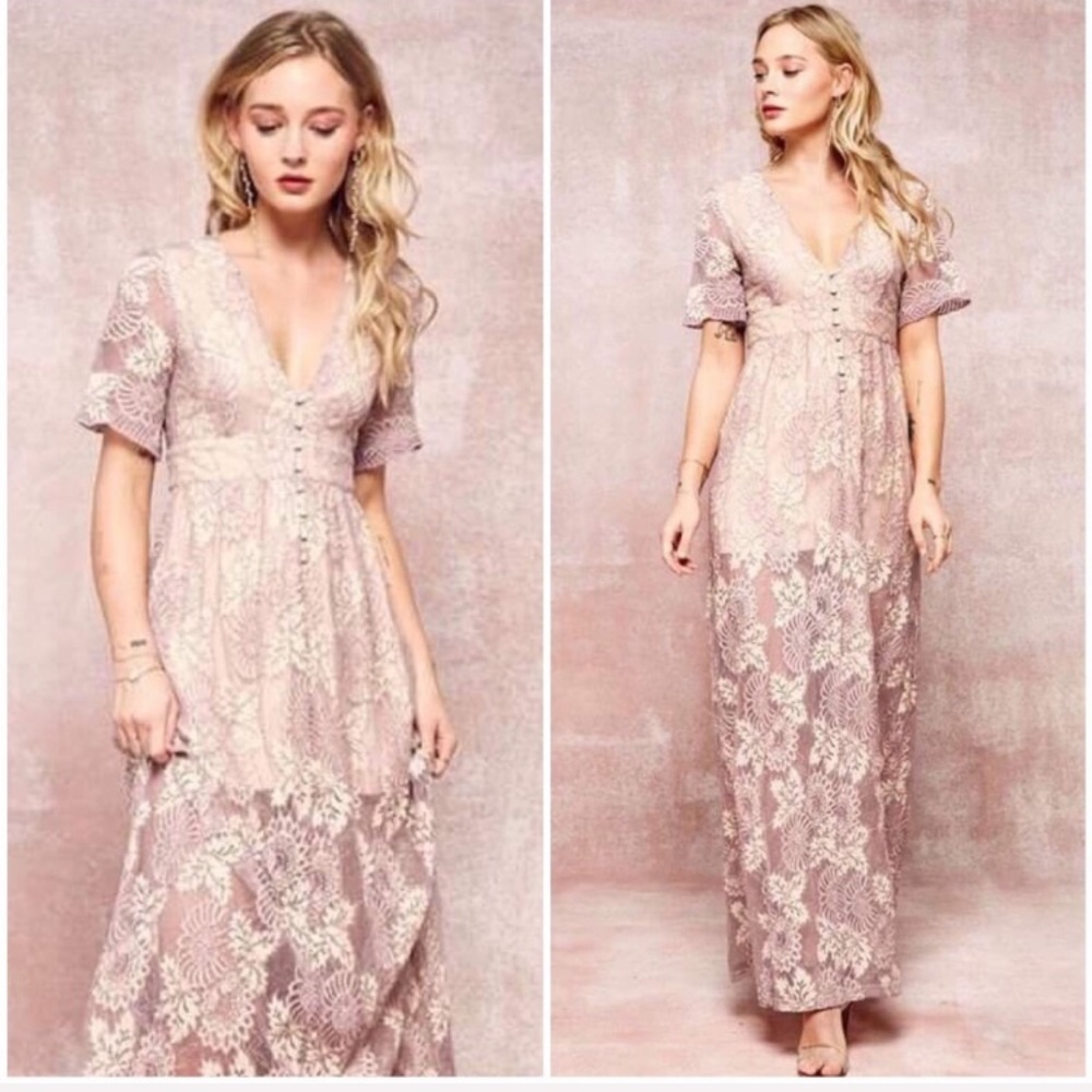 La Vie Est Belle | Ethereal Lace Lavender Dress - Picture 3 of 8